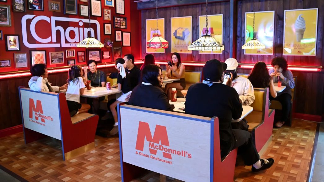 McDonald's, Kendini Taklit Etti